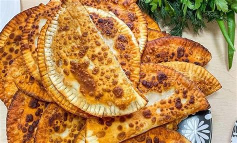 Сочные чебуреки с фаршем из свинины и говядины простой рецепт пошаговый