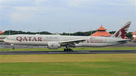 Qatar Airways Des Passagers Restent Bloqu S Plus De Heures Sous