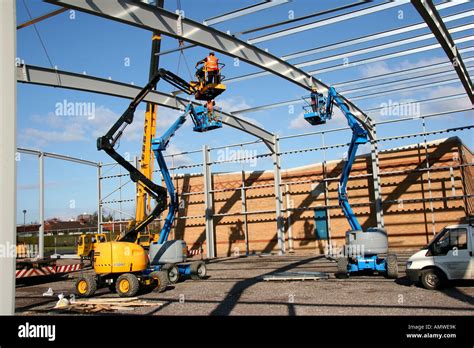 Trabajos De Construcción En Plataforma De Acero Fotografías E Imágenes