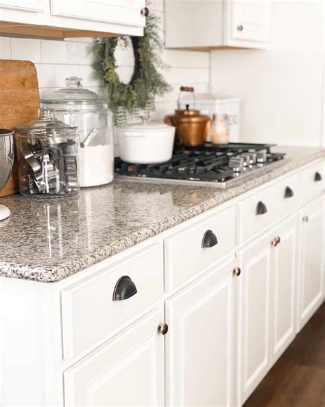 28 Stunning Kitchen Hardware Ideas To Elevate Your Cabinets