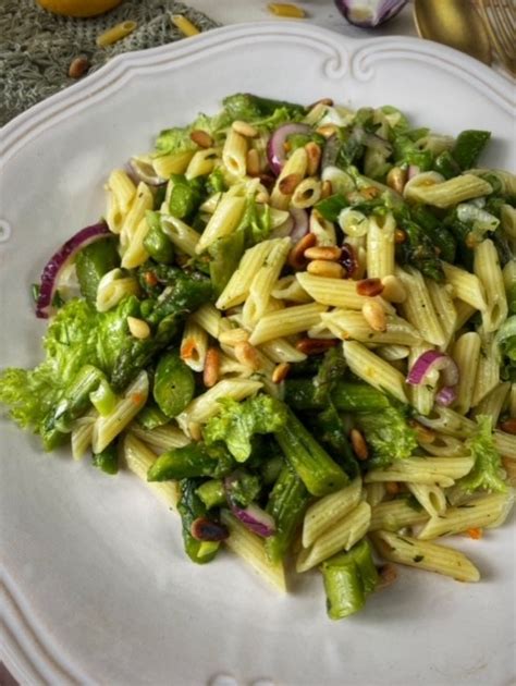 Frühlings Nudelsalat mit grünem Spargel Genusswerke