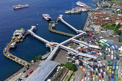 Begini Kondisi Antrean Panjang Di Pelabuhan Ketapang Banyuwangi