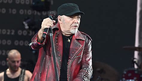 Date e biglietti per i concerti 2024 di Vasco Rossi priorità al fan