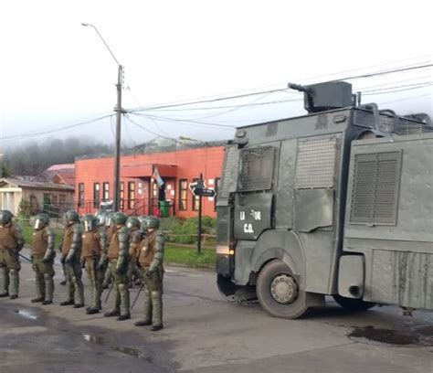 Carabineros Desaloja La Municipalidad De Tir A Tomada Por Comuneros