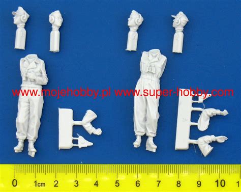 WSS Panzer Commander Set 2 Figs Model Do Sklejania Alpine Miniatures