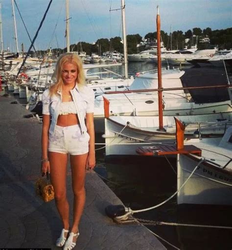 Pixie Lott Bikini Body And Coconut Boobs Holiday Pictures Irish