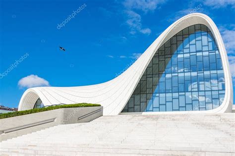 Heydar Aliyev Center Museum – Stock Editorial Photo © kerenby #137745042