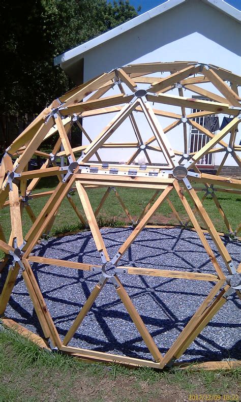 Imag0379 Diy Geodome Building Your Own Dome House Geodesic Dome