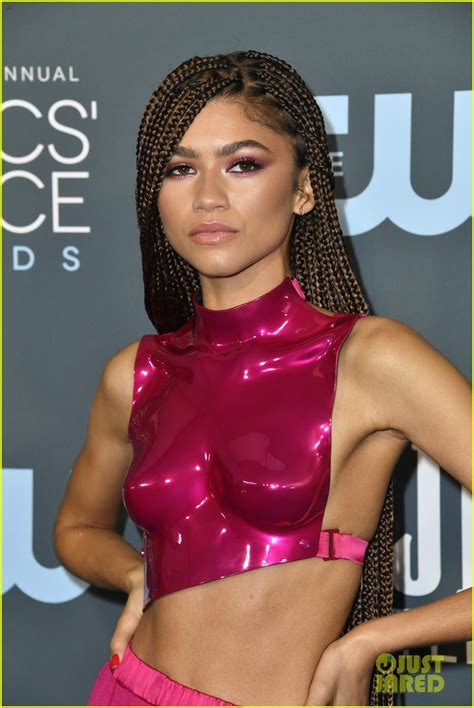 Zendaya Won The Red Carpet In This Hot Pink Look At Critics Choice