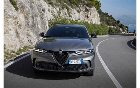 Alfa Romeo Tonale Phev Q4 Sprint Οδηγικό πάθος και υψηλή αισθητική με άμεση παράδοση και