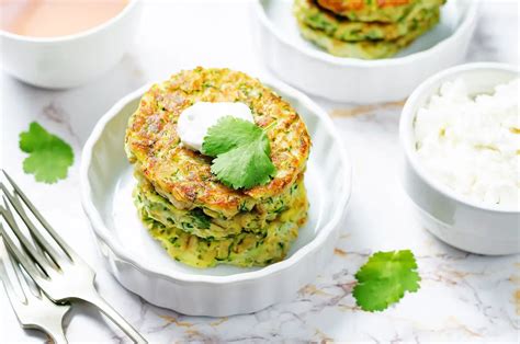 Une recette délicieusement facile Beignets de Courgettes Râpées au