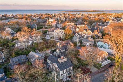 On The Market A Dreamy Dwelling And Guest Cottage In Nantucket