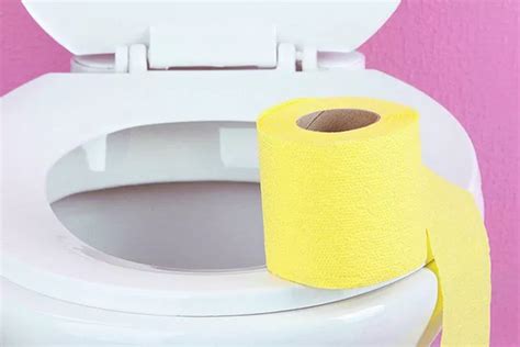 mengetahui kondisi kesehatan lewat warna urine  dikeluarkan kilat