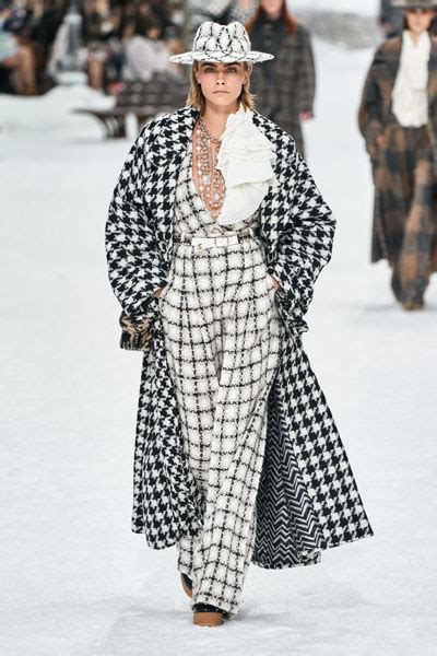 Cardi B S Take On Tweed For Chanel S Spring Paris Fashion Week