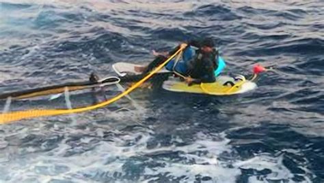 Im Genes Del Balsero Cubano Que Lleg En Una Tabla De Surf A Estados Unidos