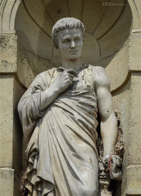 Photos of the Horace statue at Musee du Louvre - Page 424