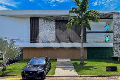 Excelente Casa Triplex Contemporânea Condomínio Mansões