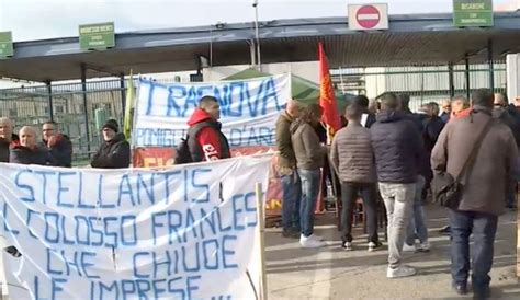 Vertenza Trasnova Incontro In Regione Ma Continua La Protesta