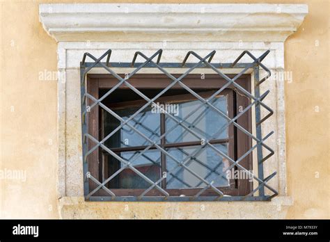 Lattice Window Hi Res Stock Photography And Images Alamy