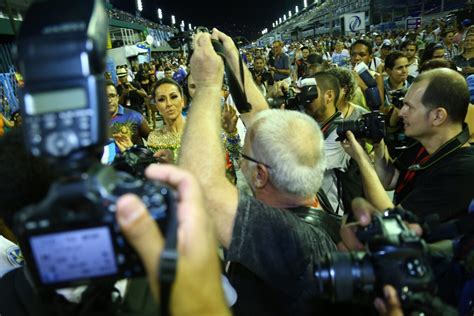 Foto Sabrina Sato Rouba A Cena Em Ensaio T Cnico Da Escola De Samba