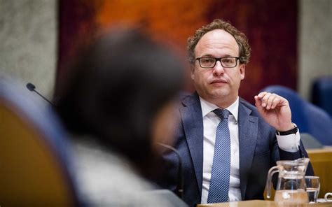 Vragen Inburgeringsexamen Uitgelekt Minister Grijpt In Foto Adnl