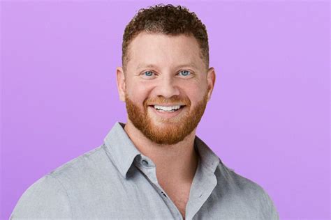 “Love Is Blind”s Stephen Slams Fan Who Suggests He Relies on His Dog