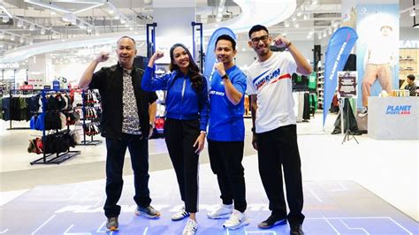 Warga Tangerang Selatan Kumpul Planet Sports Buka Gerai Terbesar Di