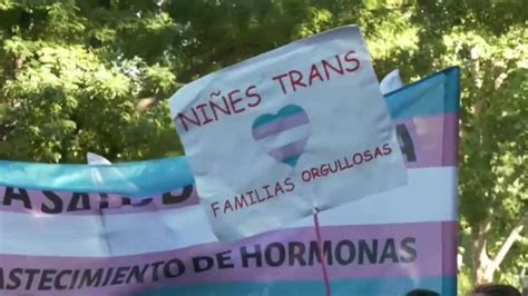 El Gobierno aprueba la Ley Trans que permitirá cam biar de sexo a