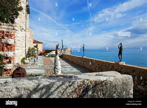 France, Alpes Maritimes, Antibes, Chateau Grimaldi, Musee Picasso Stock Photo - Alamy