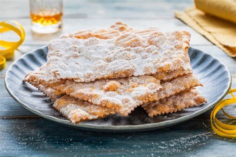 Frappe Di Carnevale Scopri Le Deliziose Frappe Fritte Di Cucchiaio D