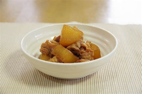 【きょうの料理】大根とツナ缶の煮物の作り方。飛田和緒さんの「野菜たっぷり煮物」。 凛とした暮らし〜凛々と〜