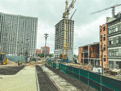 Construção De Um Novo Bairro Na Construção Da Cidade De Edifícios Altos