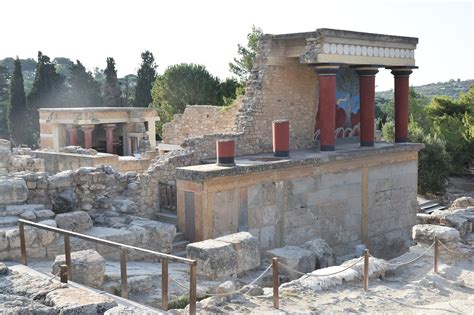 Knossos Palace Minoan Civilization Private Excursion Cretetravelertaxi