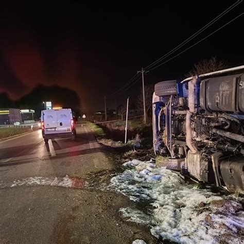 Autocisterna Ribaltata A Castelceriolo Strada Chiusa Ancora Per Ore