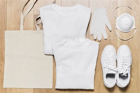 Free Photo Packed Hoodie With Headphones