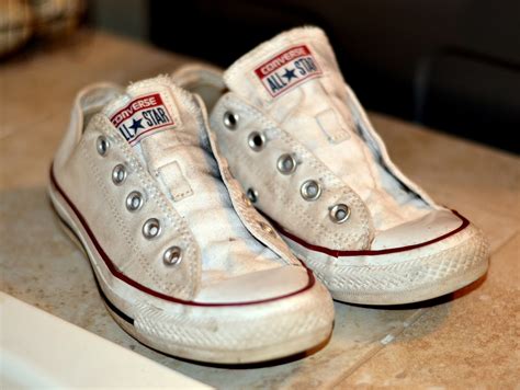 How To Clean Your White Converse Or Canvas Shoes Rachel Test