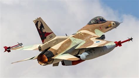 Fuerza Aérea de Israel realiza vuelo histórico sobre el campo de