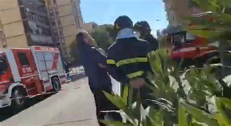 Latina Ragazzo Minaccia Di Buttarsi Da Un Palazzo