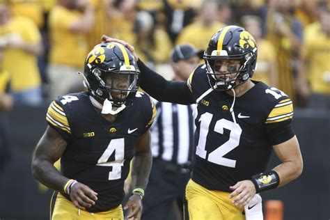 College Football Picks Week 4 Iowa Vs Penn State Prediction Odds