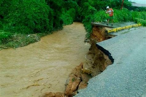 Río Se Desbordó En Sucre E Incomunicó A La Parroquia Macarapana