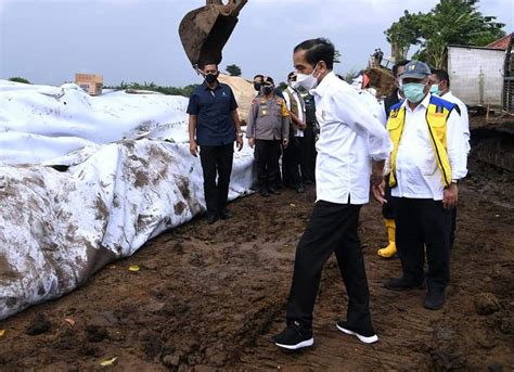 Presiden Targetkan Perbaikan Tanggul Rampung Dua Hari