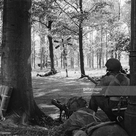 The British Airborne Division At Arnhem And Oosterbeek In Holland A