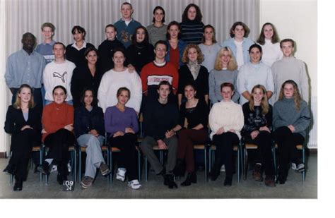 Photo de classe Terminale Bac pro secrétariat comptabilité de 2001