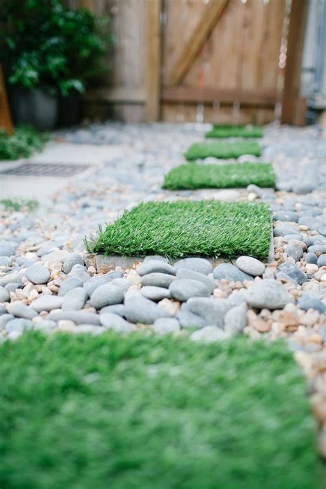 DIY // Faux grass stepping stones