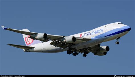 B 18711 China Airlines Boeing 747 409F Photo By HuangChengJen ID