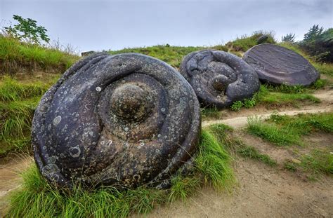 Trovants: The Mysterious Romanian Rocks That Grow and Reproduce – Travelhoppers