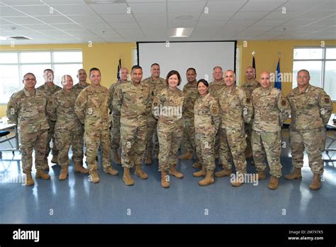 La Sargento Mayor De La Fuerza A Rea Joanne S Bass Toma Una Foto Con