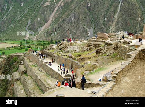 The ruins of Ollantaytambo Stock Photo - Alamy