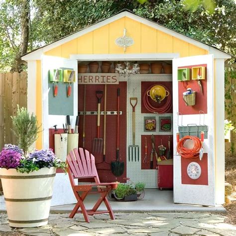 27 Outdoor Shed Organization Ideas for Clutter-Free Storage | Extra Space Storage