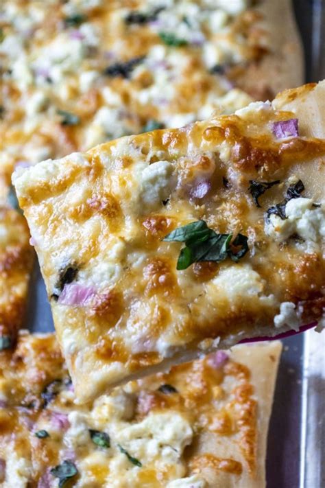 White Feta Cheese Pizza Is Easy To Make Bursting With Garlic Flavor And Ready To Eat In Just 30